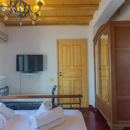Crystal Agios Sostis * Agios Sostis (Mykonos)